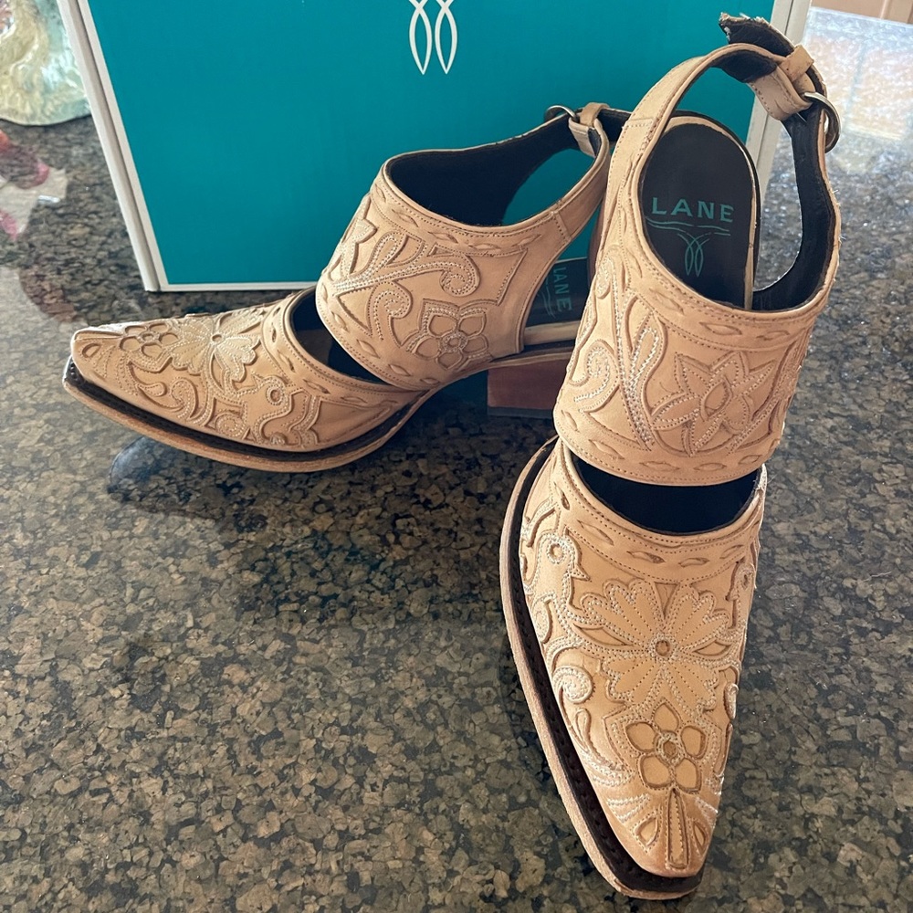 Lane Robin Mule 9